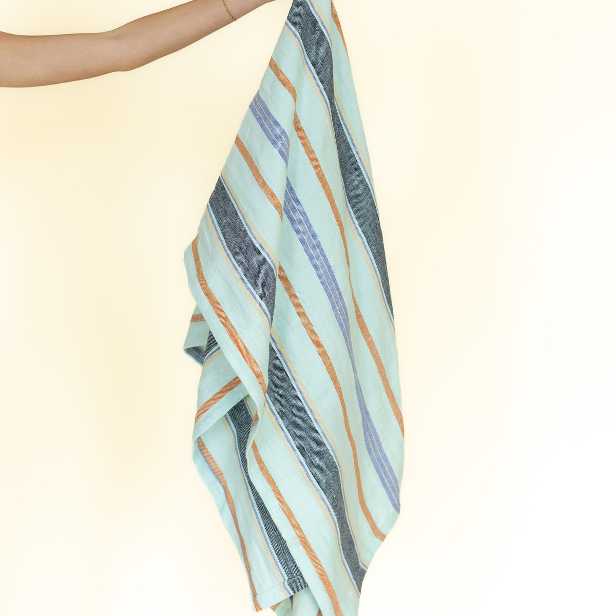 Coastline Linen Throw Offshore – eelo